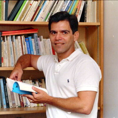Roberto Fernandez: Writing From the Margins; A Cuban-American Perspective